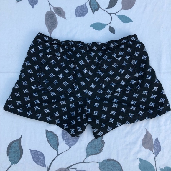 Gap Linen Shorts - Picture 3 of 6